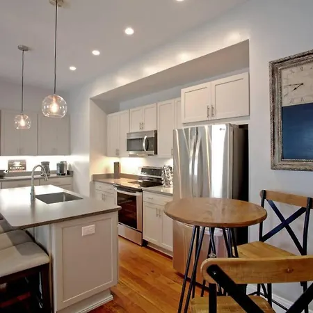 Newly Renovated 4 Bed 3 Bath And 2 Parking Spots Vila Savannah Exterior foto