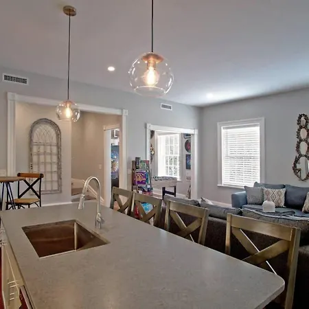 Newly Renovated 4 Bed 3 Bath And 2 Parking Spots Vila Savannah Exterior foto