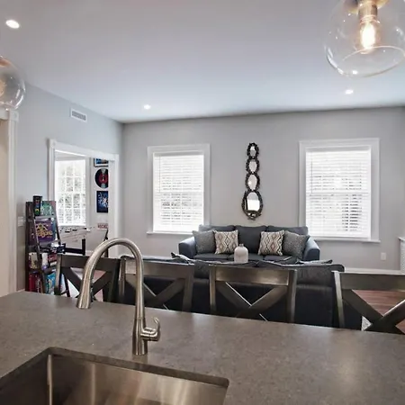Newly Renovated 4 Bed 3 Bath And 2 Parking Spots Vila Savannah Exterior foto