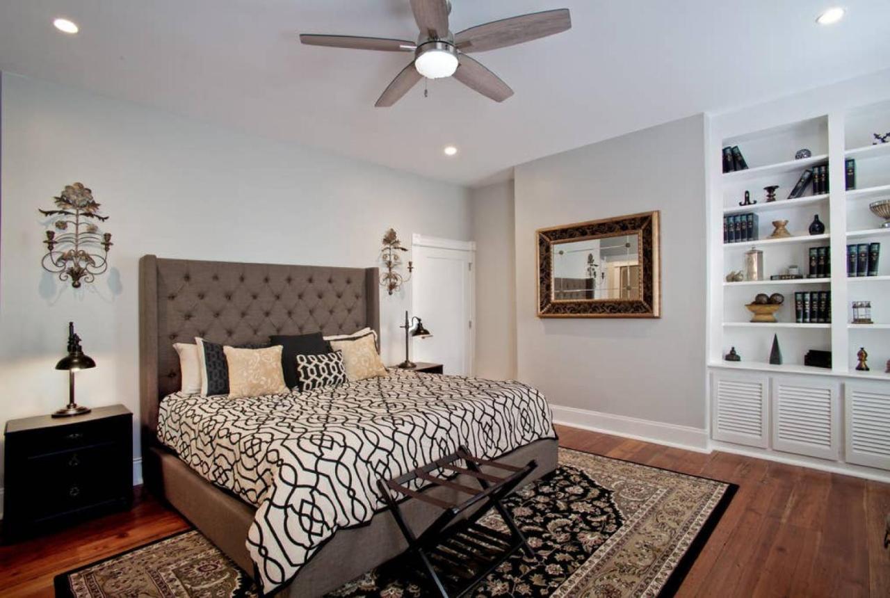 Newly Renovated 4 Bed 3 Bath And 2 Parking Spots Holiday home *