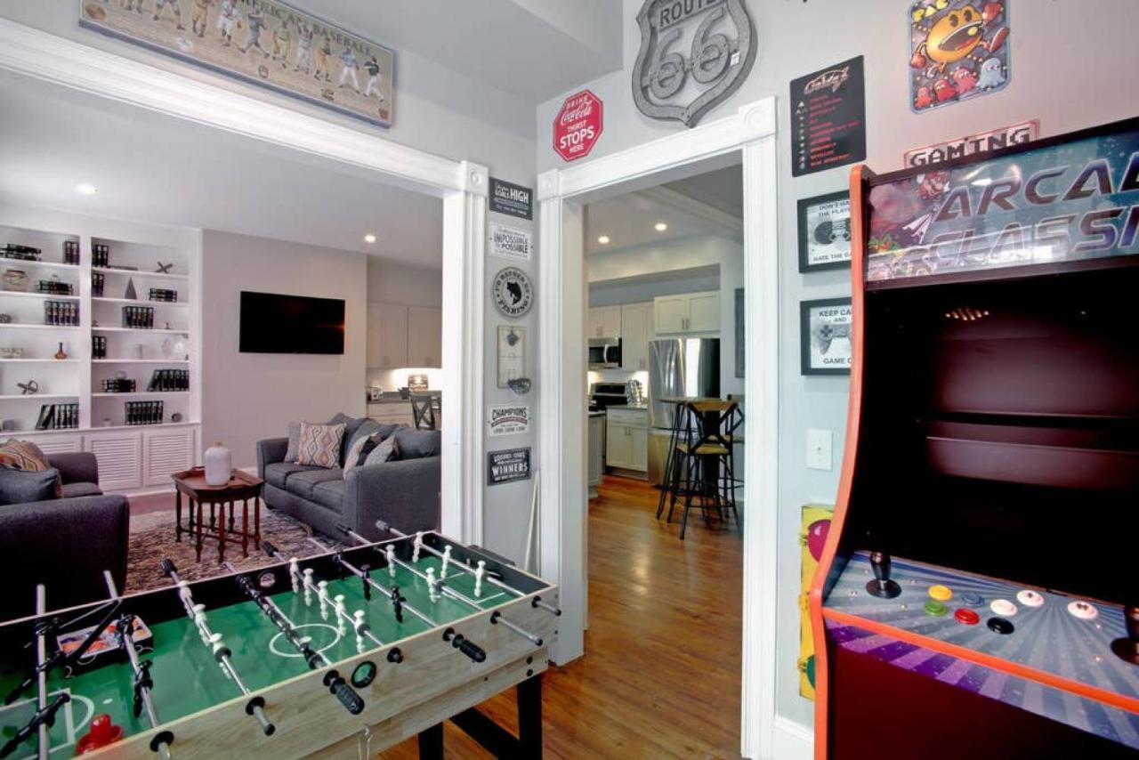 Newly Renovated 4 Bed 3 Bath And 2 Parking Spots * Savannah