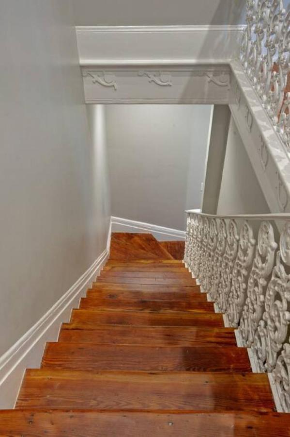 Holiday home Newly Renovated 4 Bed 3 Bath And 2 Parking Spots